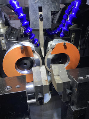 Macchina di rettificazione a doppia rettificazione a CNC completamente automatica LDX-028A